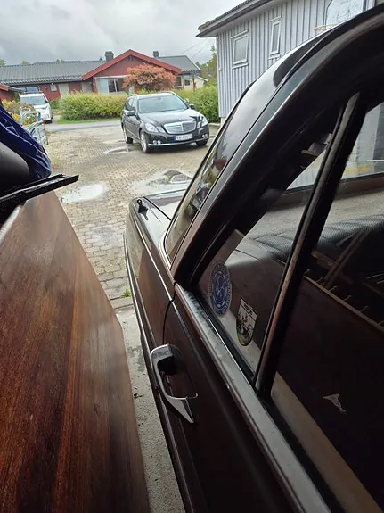Mercedes-Benz 230 E