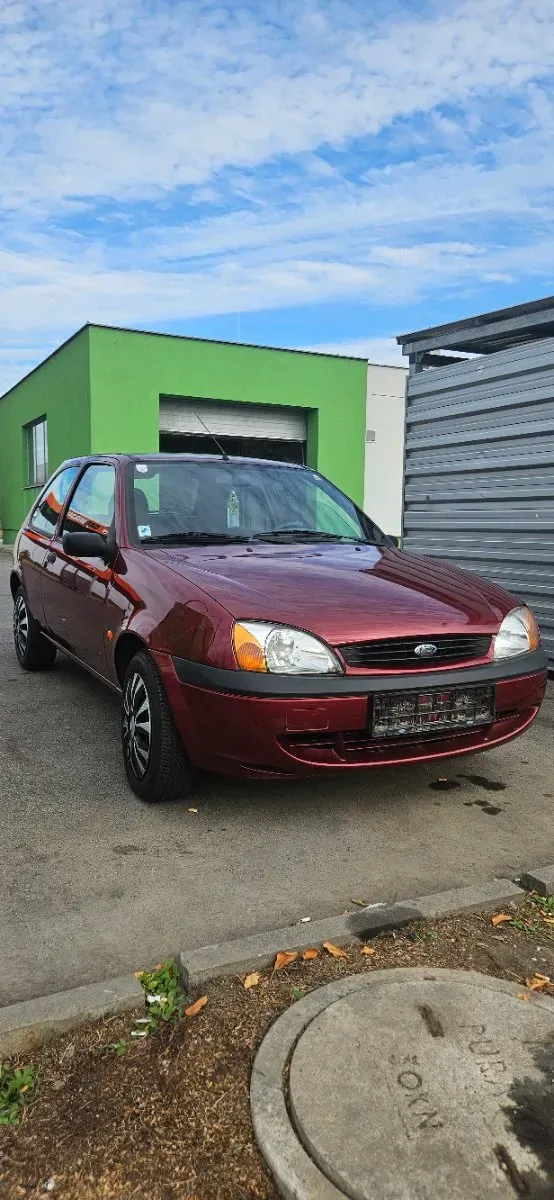 Ford Fiesta 2000 photo 2