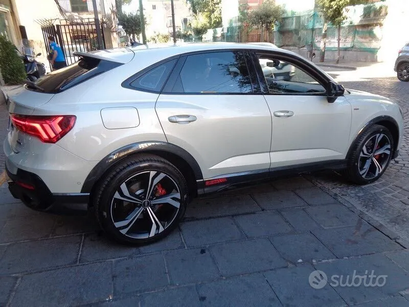 Audi Q3 2021 photo 3
