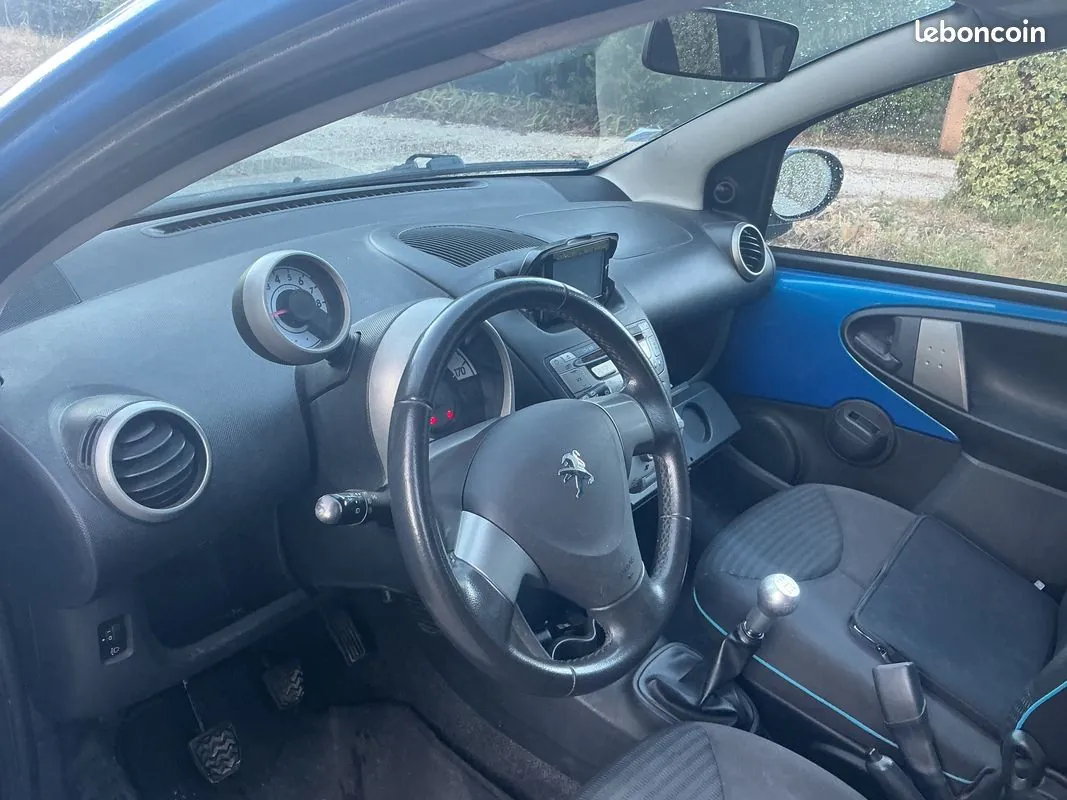 Peugeot 107 2013 photo 2