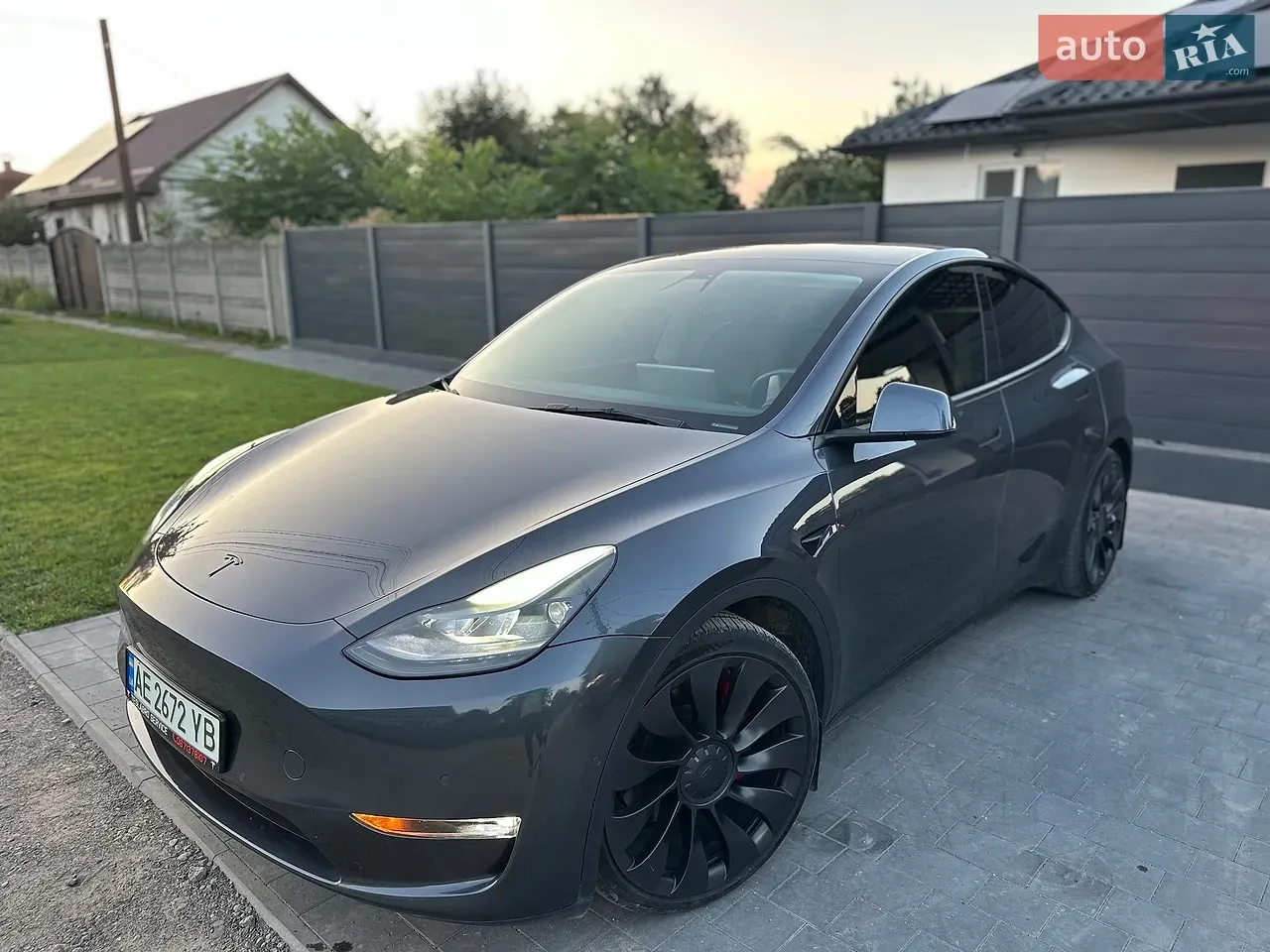 Tesla Model Y 2022 photo 2