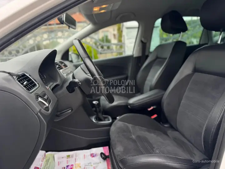 Volkswagen Polo 2011 photo 4
