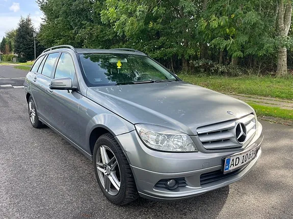 Mercedes-Benz C200 2010 photo 3