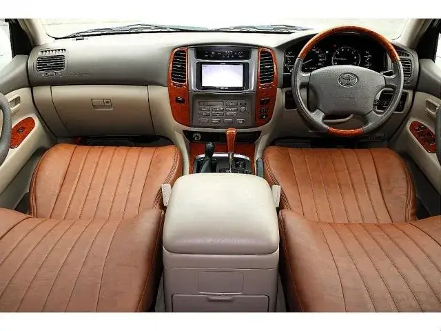 Toyota Land Cruiser 100 2005 photo 2
