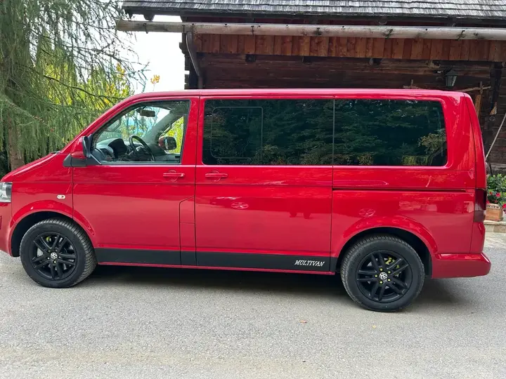 Volkswagen T5 Multivan 2010 photo 2