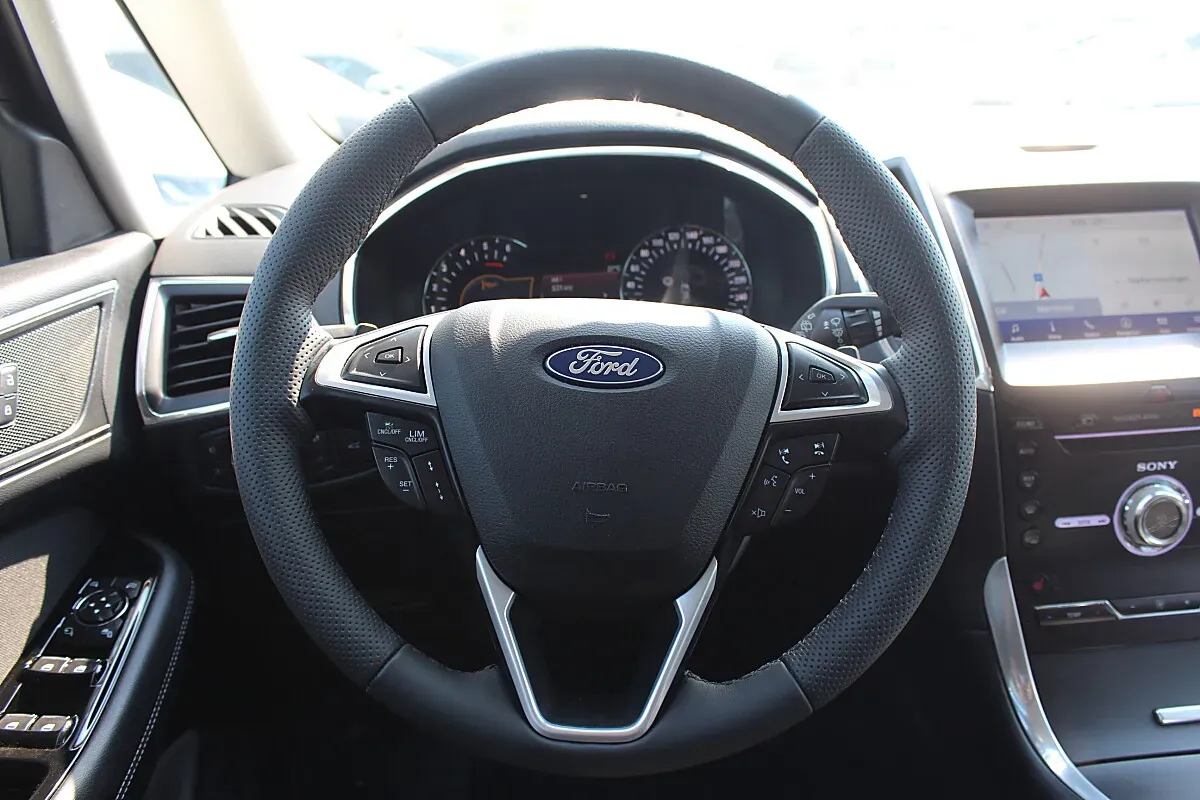 Ford Galaxy 2022 photo 2