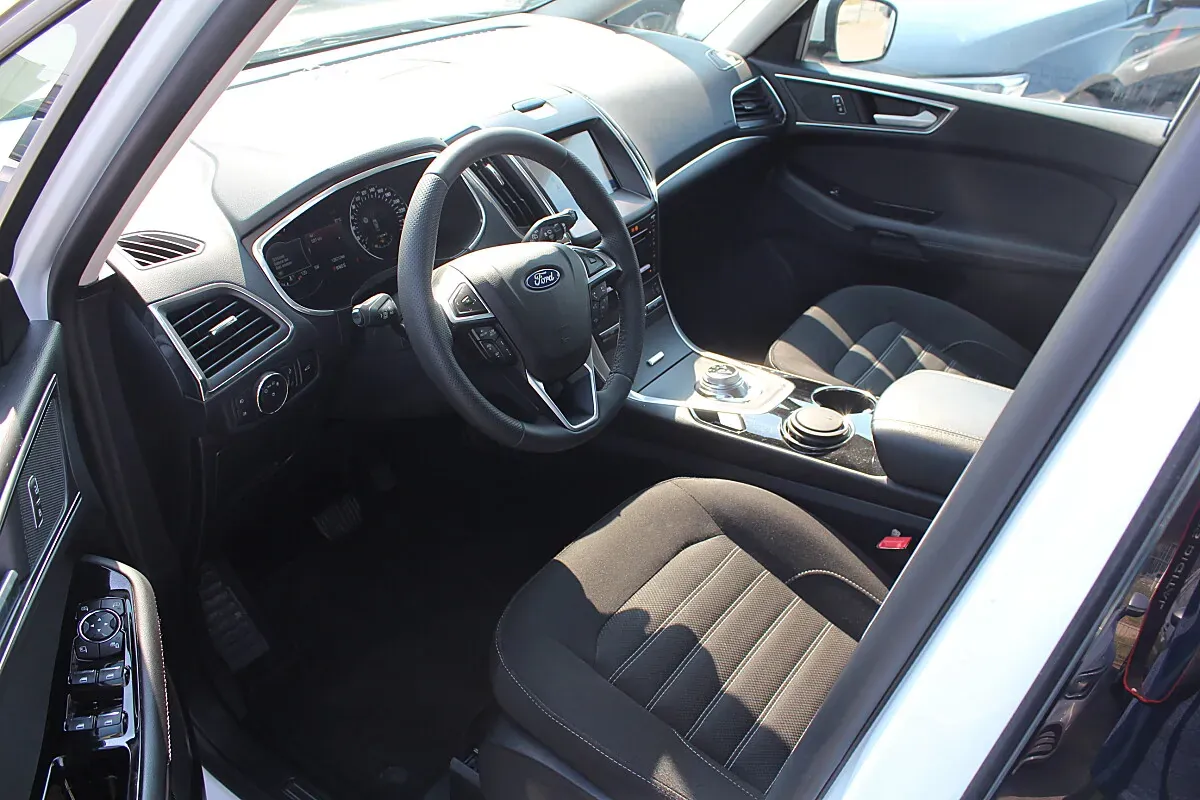 Ford Galaxy 2022 photo 4