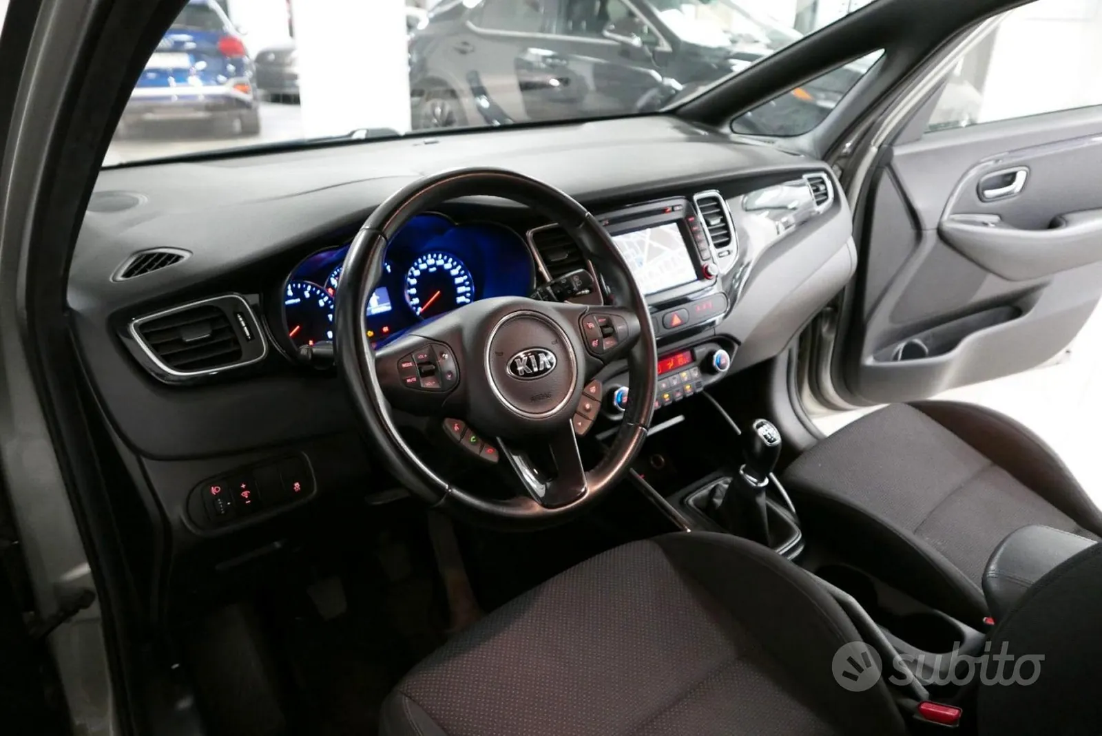Kia Carens 2013 photo 5