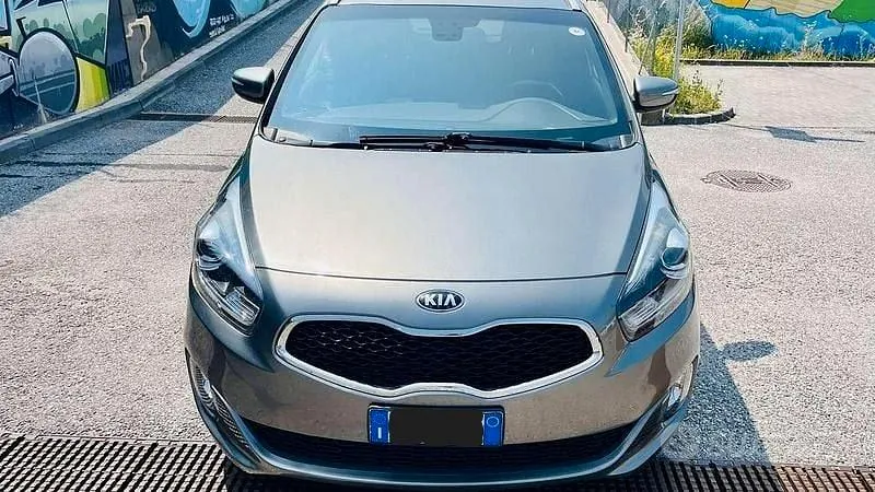Kia Carens 2013 photo 2
