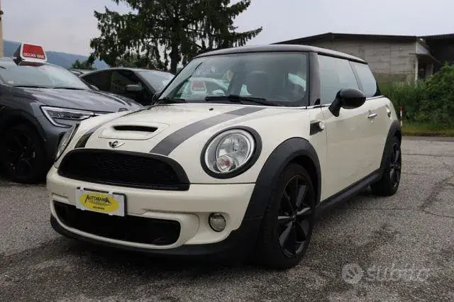 Mini Cooper S 2011 photo 4