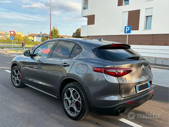 Alfa Romeo Stelvio 2022 photo 4