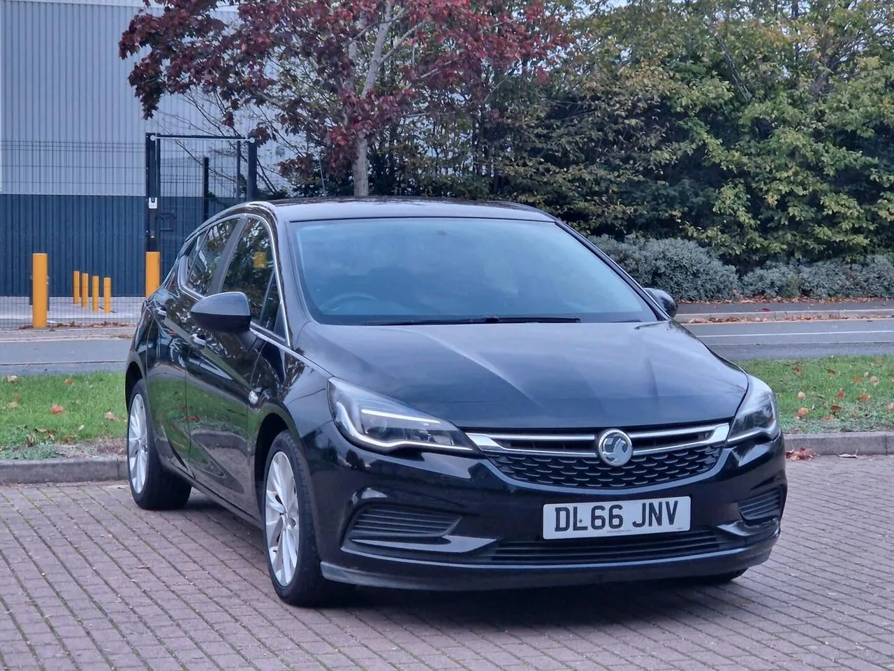 Vauxhall Astra 2017 photo 2