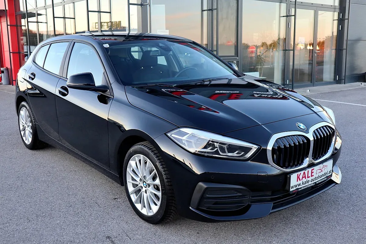 BMW 1 Series 2022 photo 2