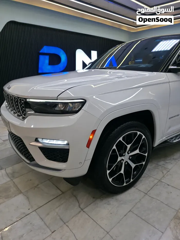 Jeep Grand Cherokee 2023 photo 3