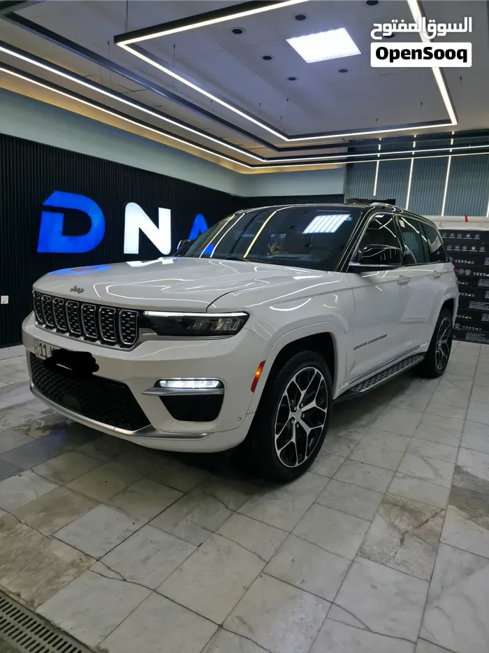 Jeep Grand Cherokee 2023 photo 4