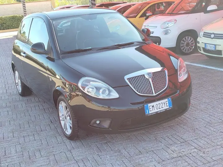 Lancia Ypsilon 2012 photo 2