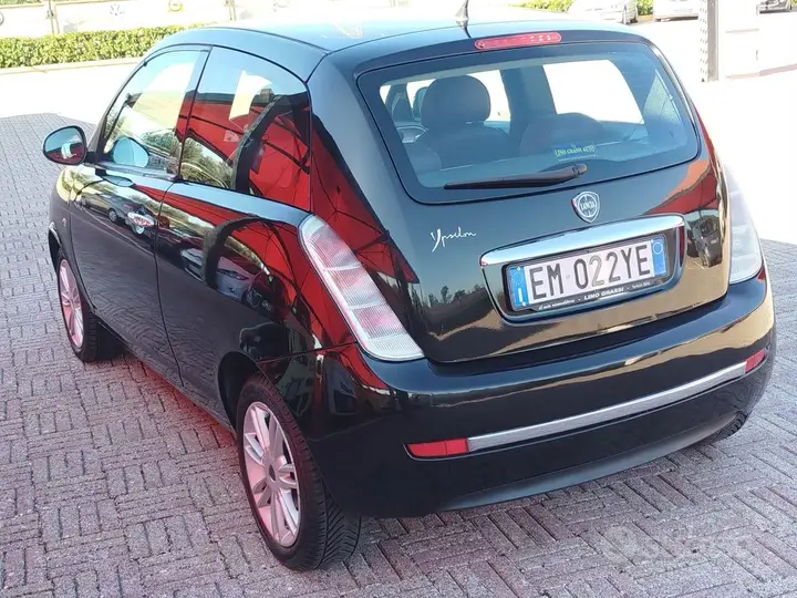 Lancia Ypsilon 2012 photo 3