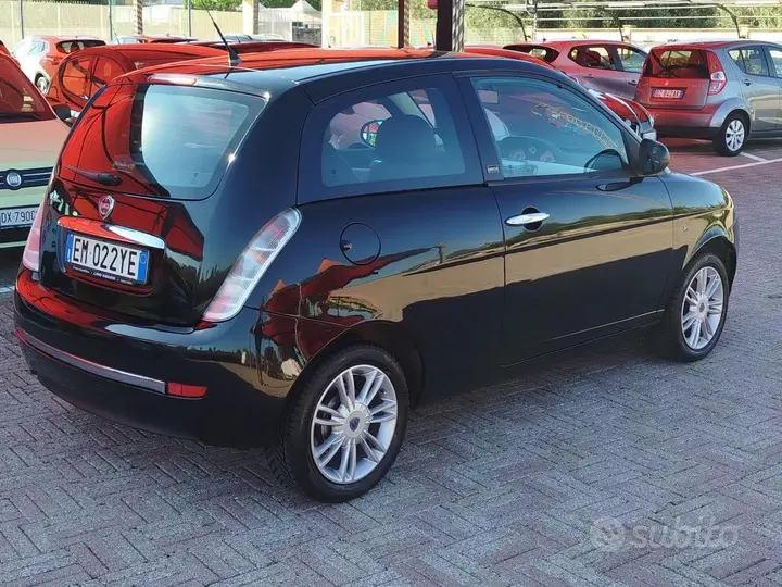 Lancia Ypsilon