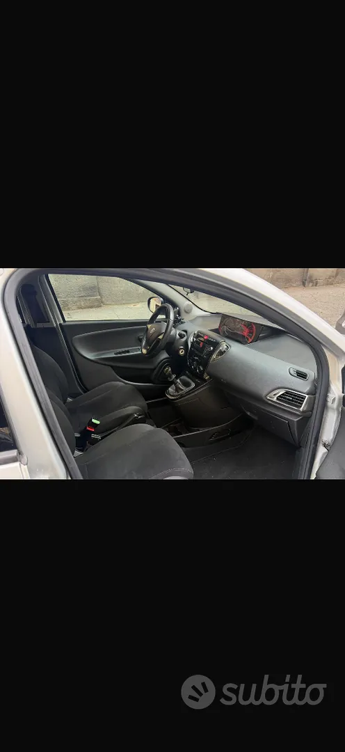 Lancia Ypsilon 2012 photo 5