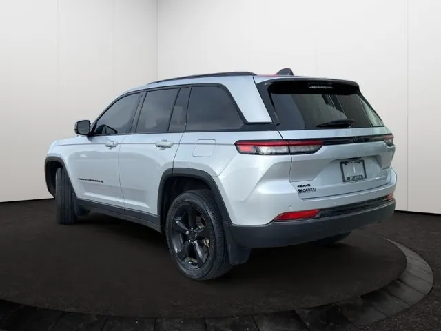 Jeep Grand Cherokee 2024 photo 4