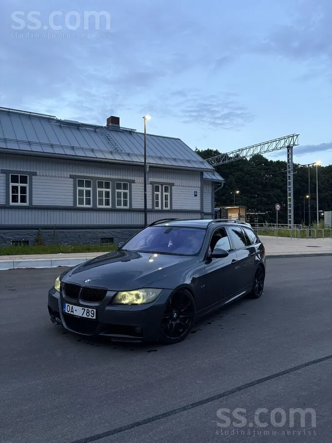 BMW 335