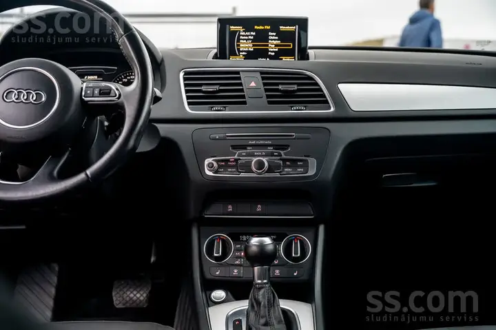Audi Q3 2018 photo 5