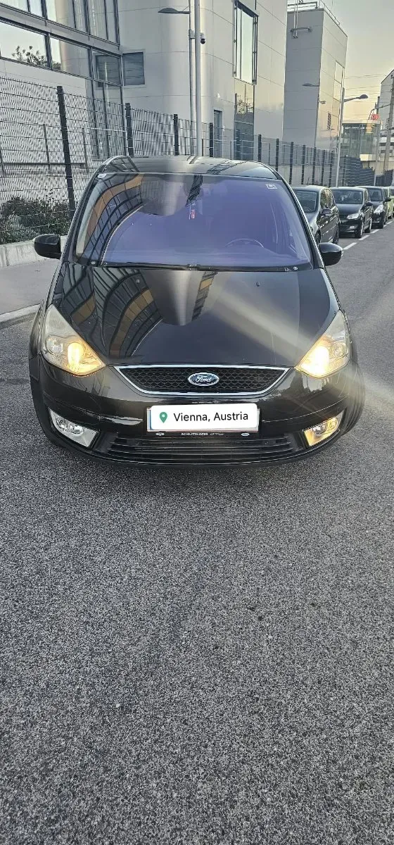 Ford Galaxy 2009 photo 2