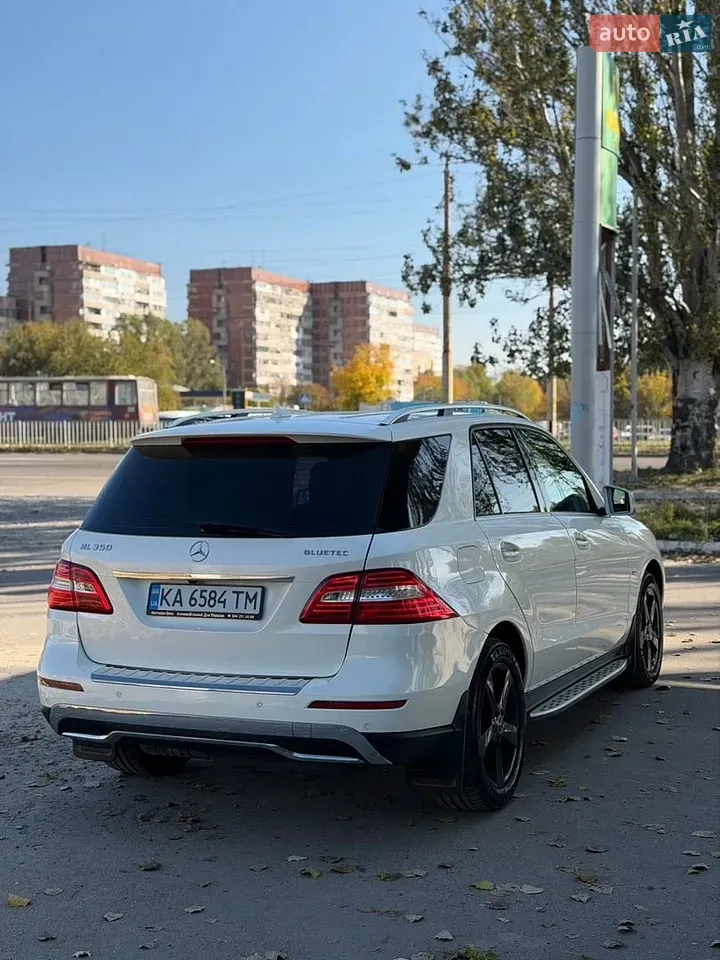 Mercedes-Benz M-Class 2012 photo 3