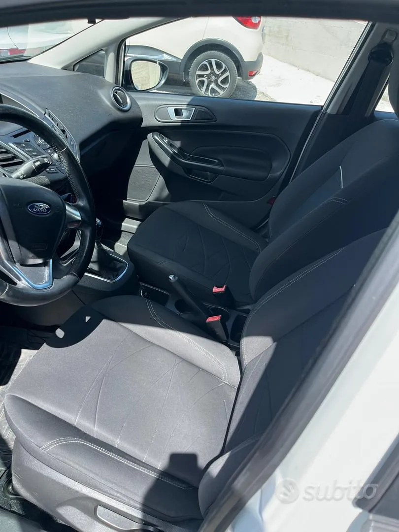 Ford Fiesta 2016 photo 3