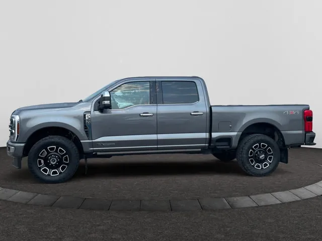 Ford F350 2024 photo 2