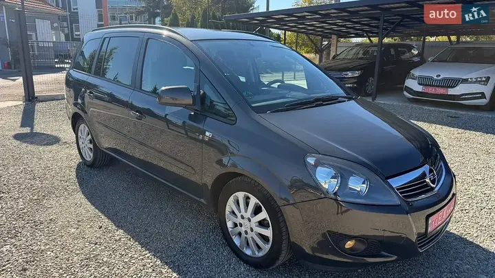 Opel Zafira 2013 photo 4