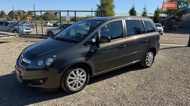 Opel Zafira 2013 photo 5