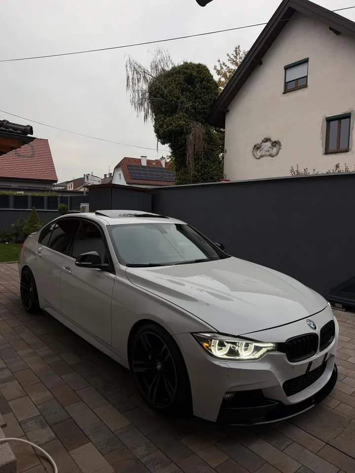 BMW F30