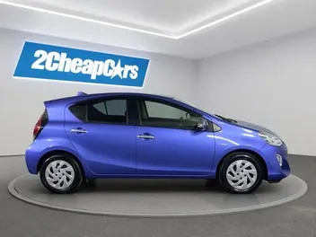 Toyota Aqua 2016 photo 5