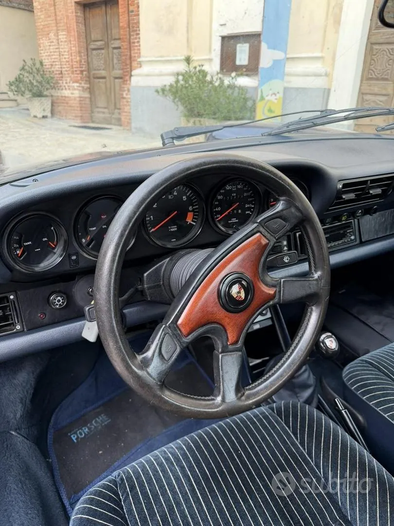 Porsche 911 1986 photo 2