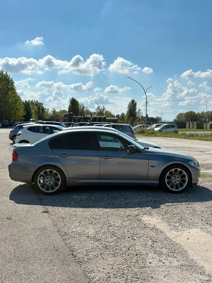 BMW 3 Series 2009 photo 3