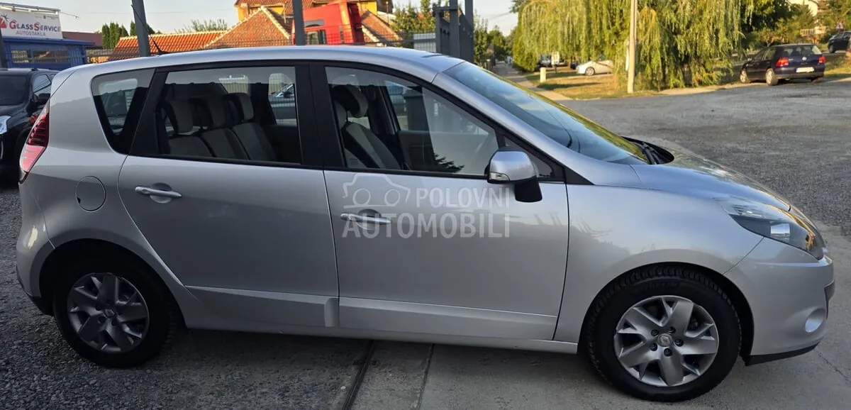 Renault Scenic 2011 photo 2