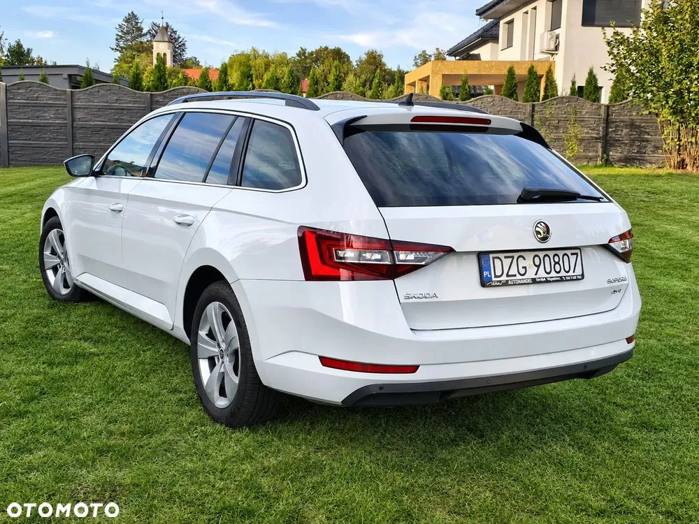 Skoda Superb 2016 photo 4