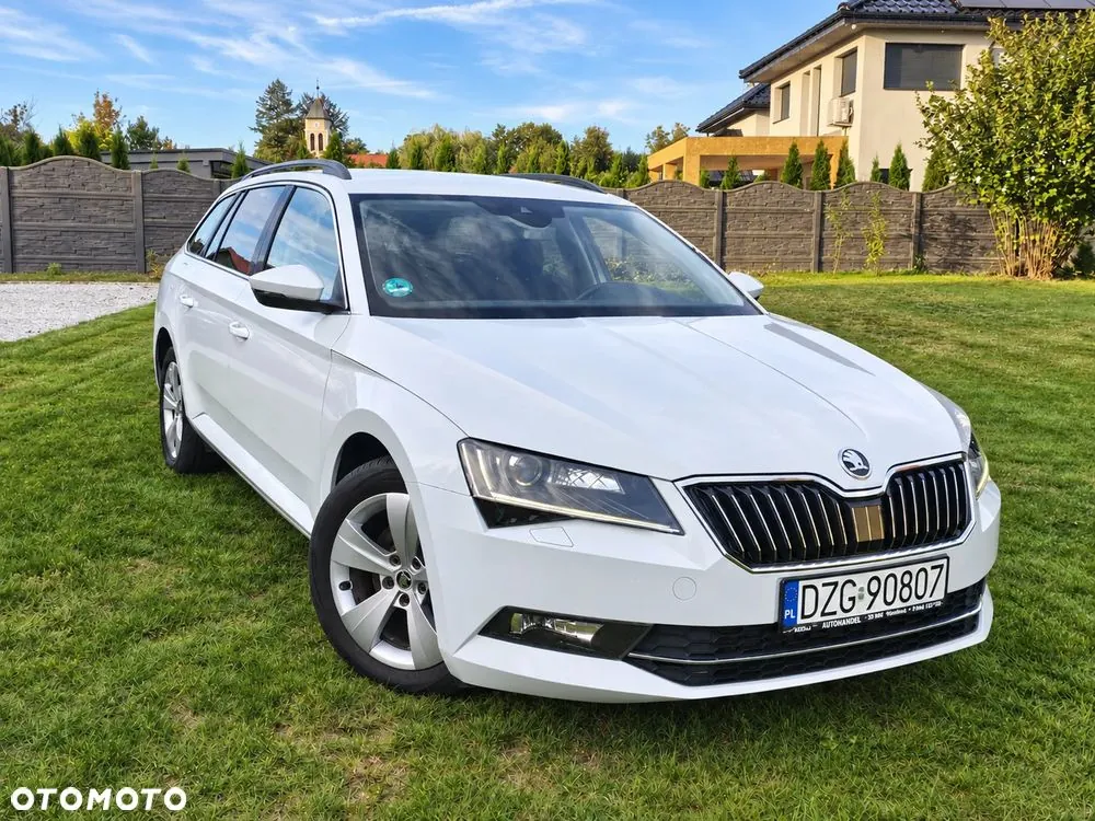 Skoda Superb 2016 photo 2