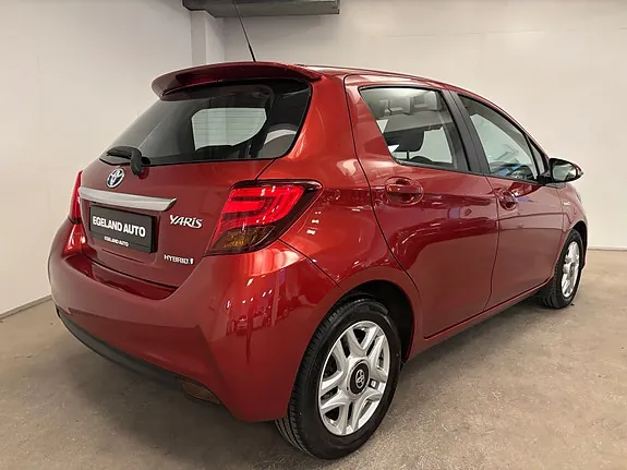 Toyota Yaris 2015 photo 5