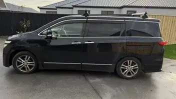 Nissan Elgrand 2012 photo 2