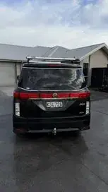 Nissan Elgrand 2012 photo 5