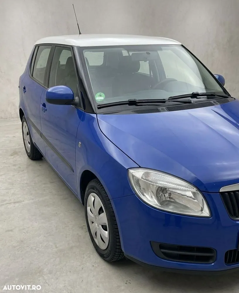Skoda Fabia 2008 photo 4