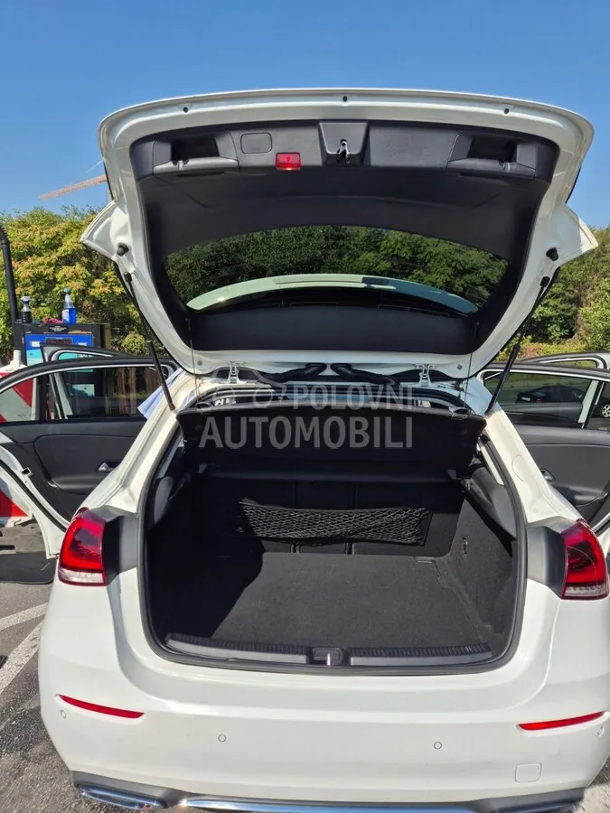 Mercedes-Benz A 180 2018 photo 3