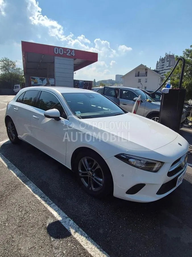 Mercedes-Benz A 180 2018 photo 4