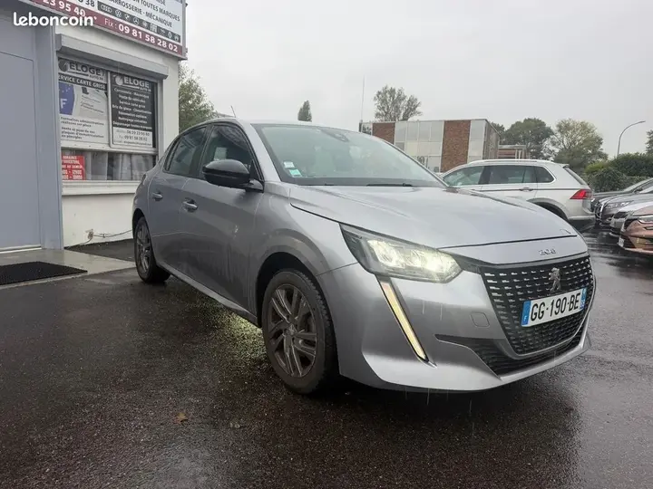 Peugeot 208 2022 photo 2