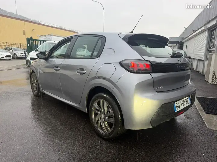 Peugeot 208 2022 photo 4