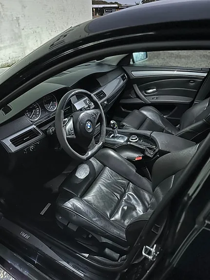 BMW 525I