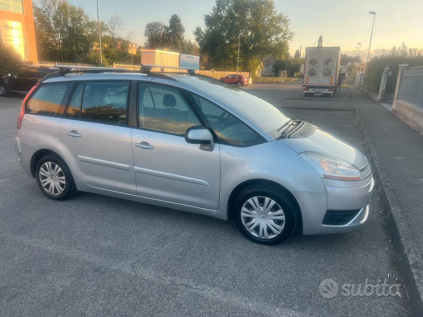 Citroen C4 Picasso 2009 photo 2