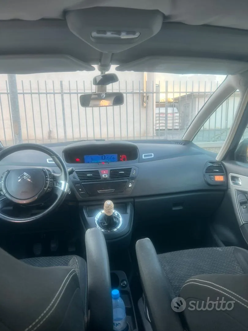 Citroen C4 Picasso 2009 photo 4